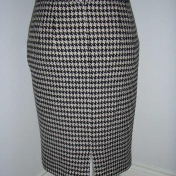 🎈Host Pick🎈Houndstooth Pencil Skirt with Black Patent trim - Picture 4 of 4